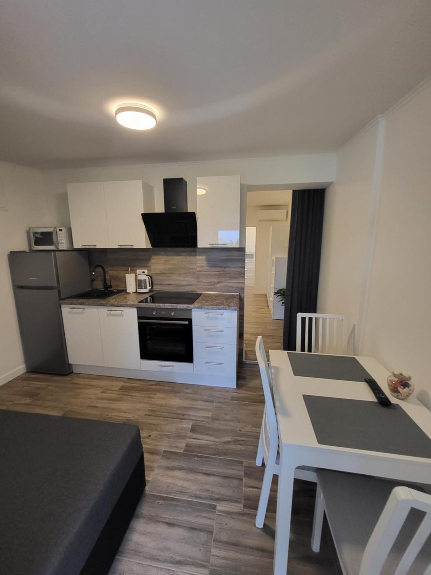 Apartmani I Sobe Mara Palit Exterior foto