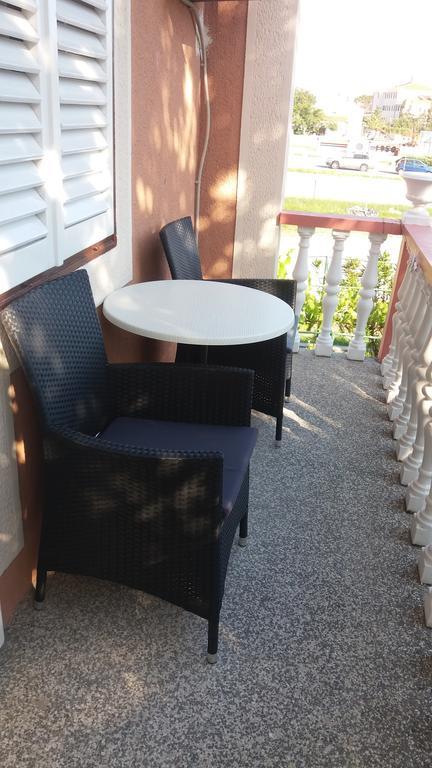 Apartmani I Sobe Mara Palit Exterior foto